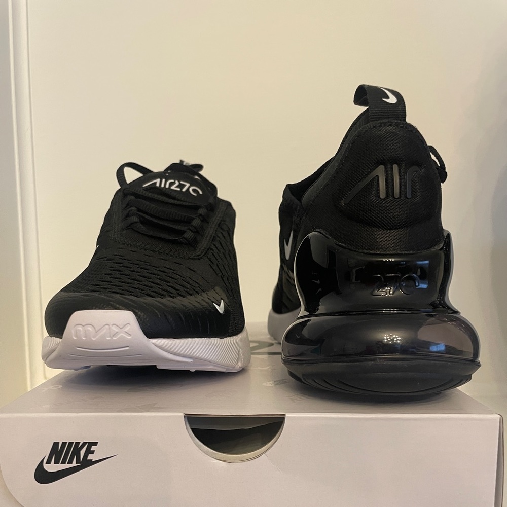 Nike Air Max 270 black/anthracite white womens sneakers BNIB size 8. 1/2